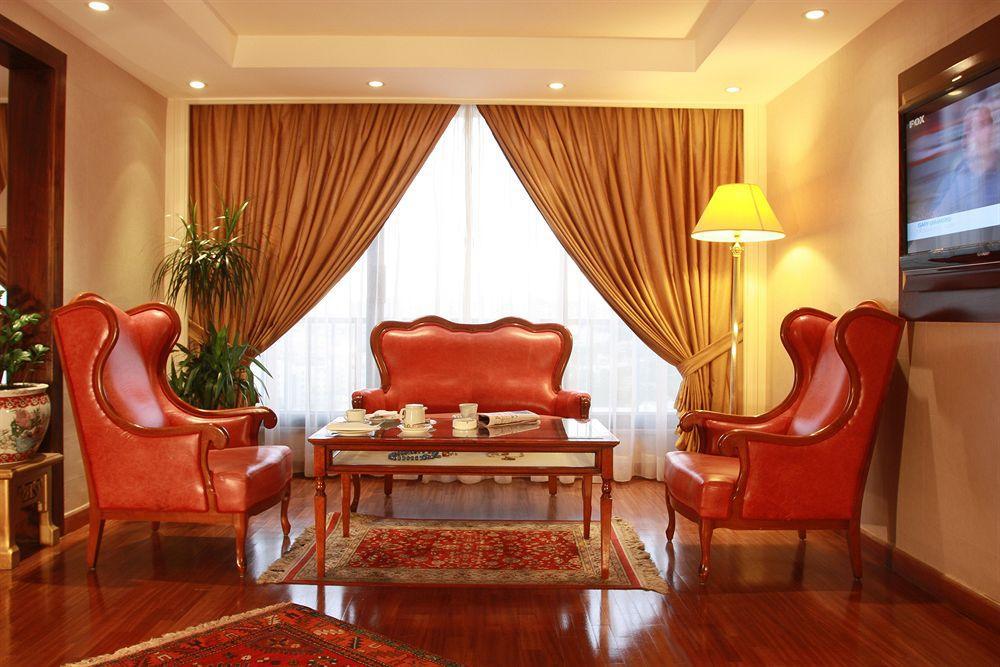 Regency Palace Амман Номер фото A living room
