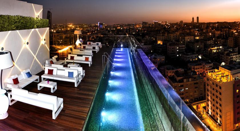 Regency Palace Амман Екстер'єр фото The rooftop pool at the White