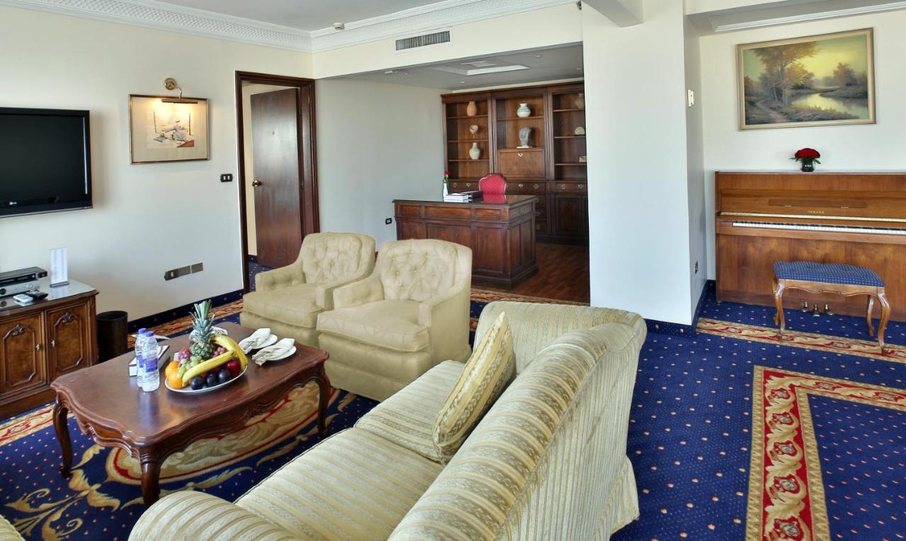 Regency Palace Амман Екстер'єр фото