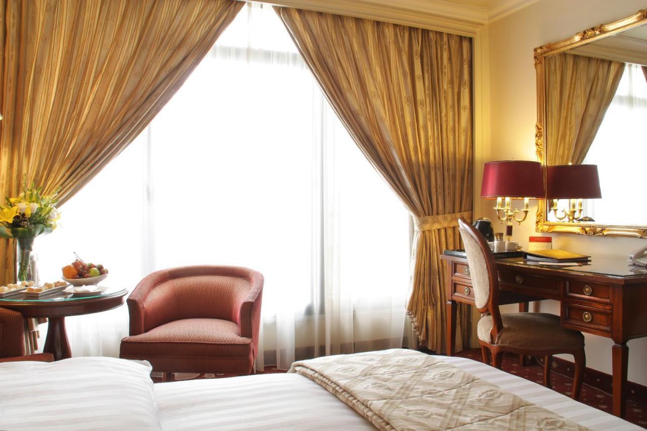 Regency Palace Амман Екстер'єр фото A room at the hotel