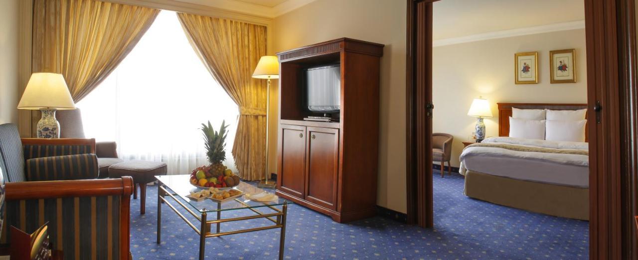 Regency Palace Амман Екстер'єр фото A room at the hotel