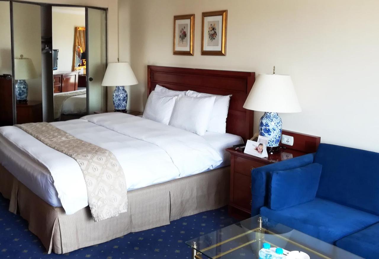 Regency Palace Амман Екстер'єр фото