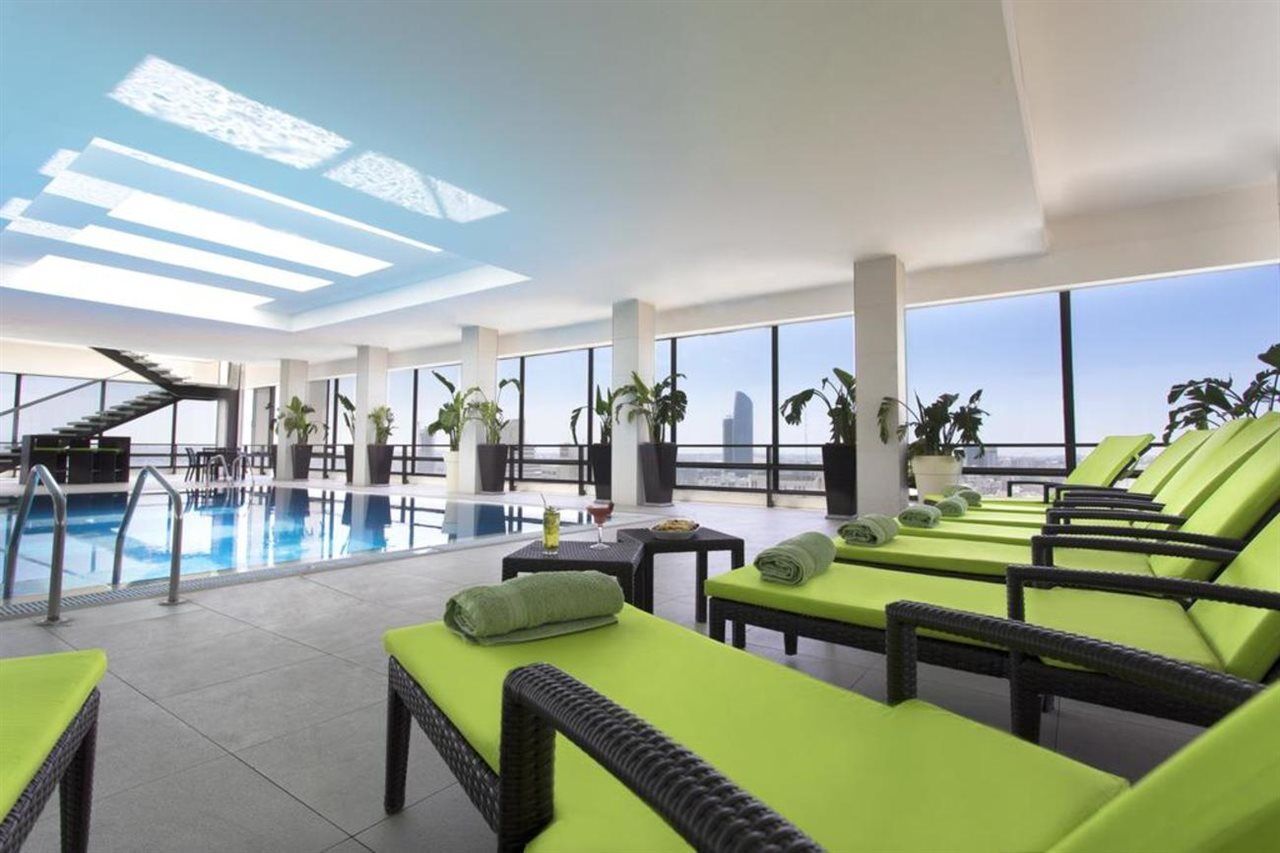 Regency Palace Амман Екстер'єр фото Skyline pool